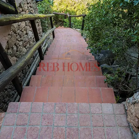 Mala House Monte Ladu شقة